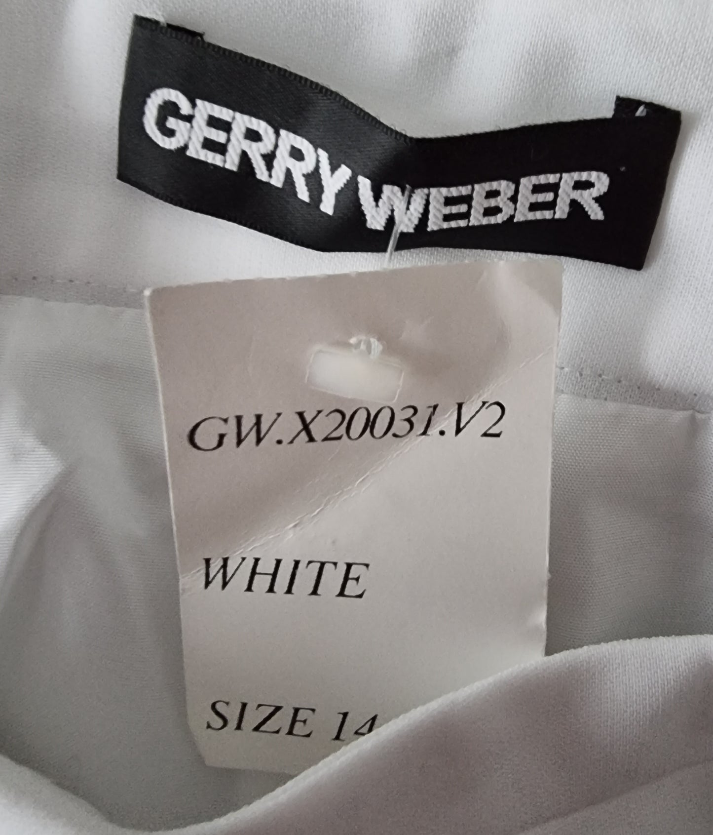 Gerry Weber Women’s White Lined Slim Trousers UK14 US 10 EU 42 IT 45 Timeless Fashions