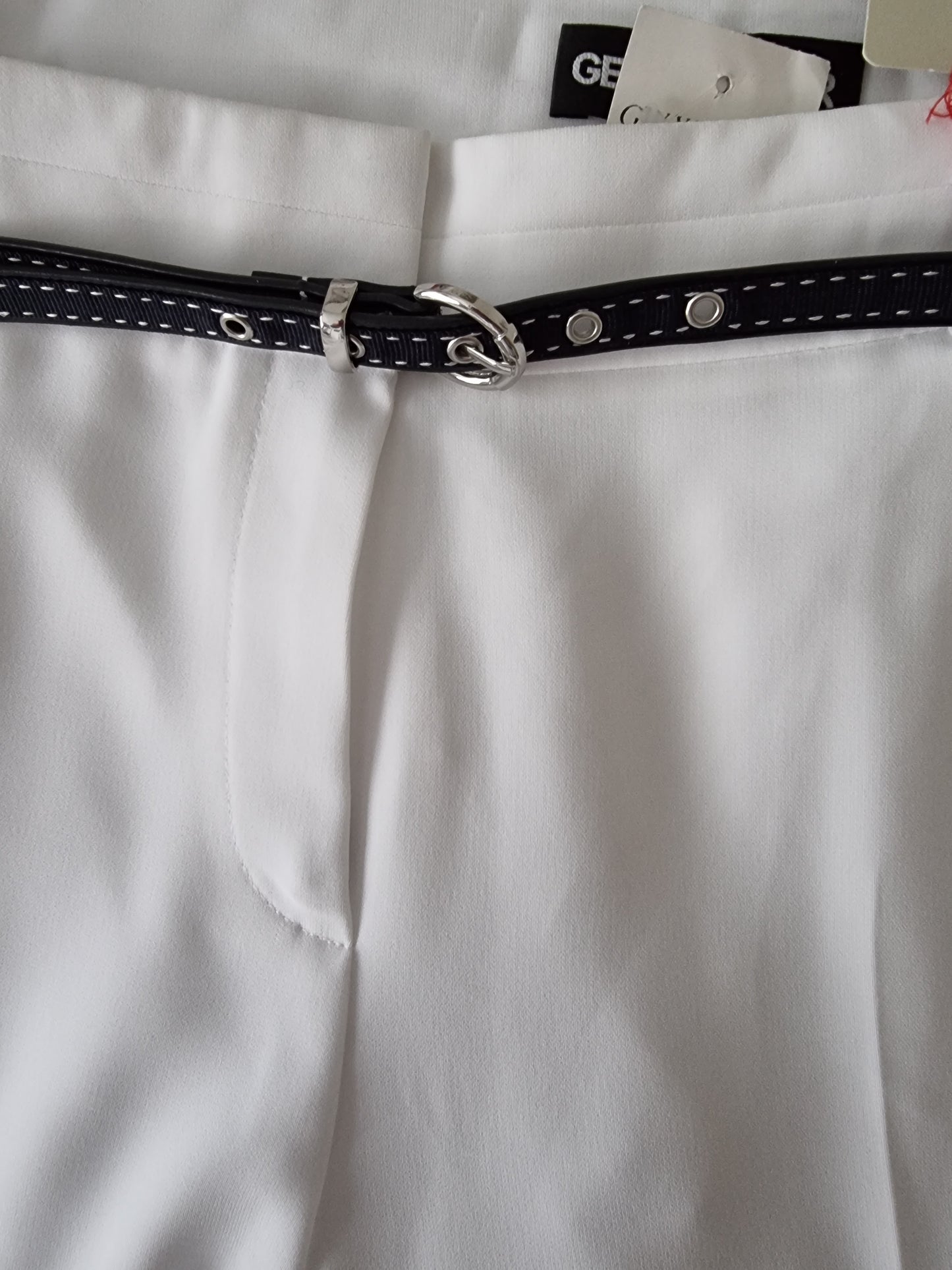 Gerry Weber Women’s White Lined Slim Trousers UK14 US 10 EU 42 IT 45 Timeless Fashions