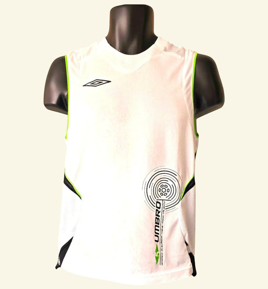 Umbro Men's White Super branded sports T-shirt with contrasting inserts UK M - Timelessfashions
