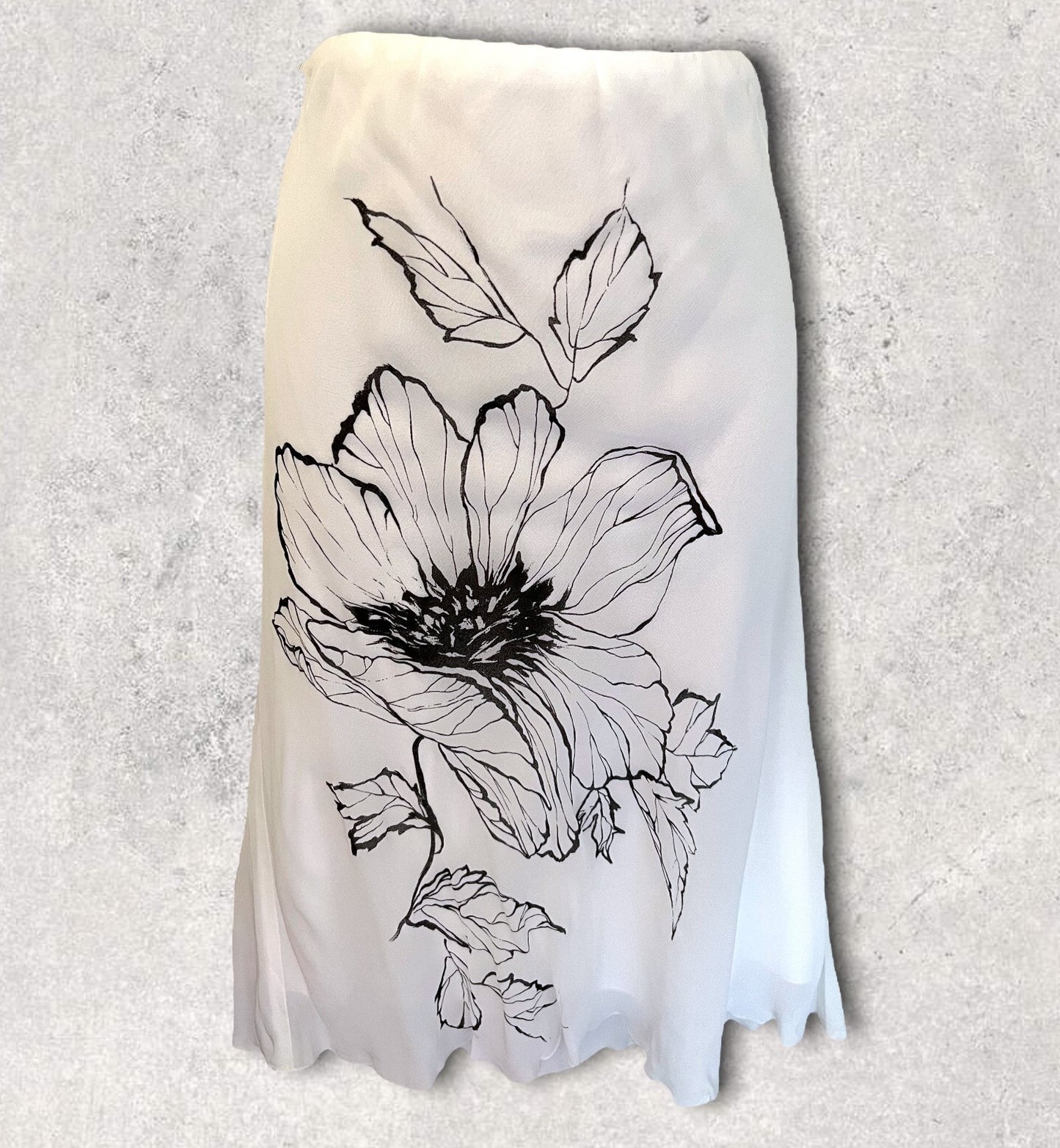 Valentino Jeans Women's White & Black Floral Chiffon Skirt UK 12 EU 40 US 8 IT 44 Timeless Fashions