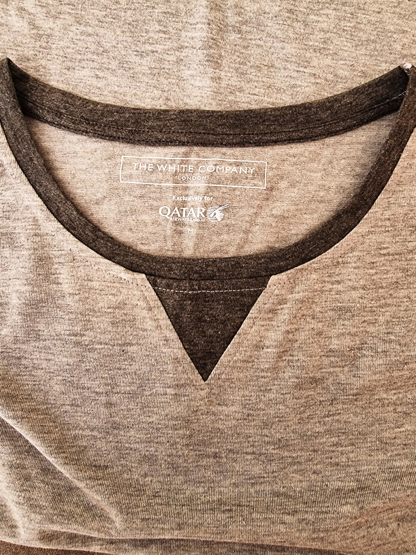 The White Company London Qatar Airways Mens Round Neck Top Size M - Timelessfashions