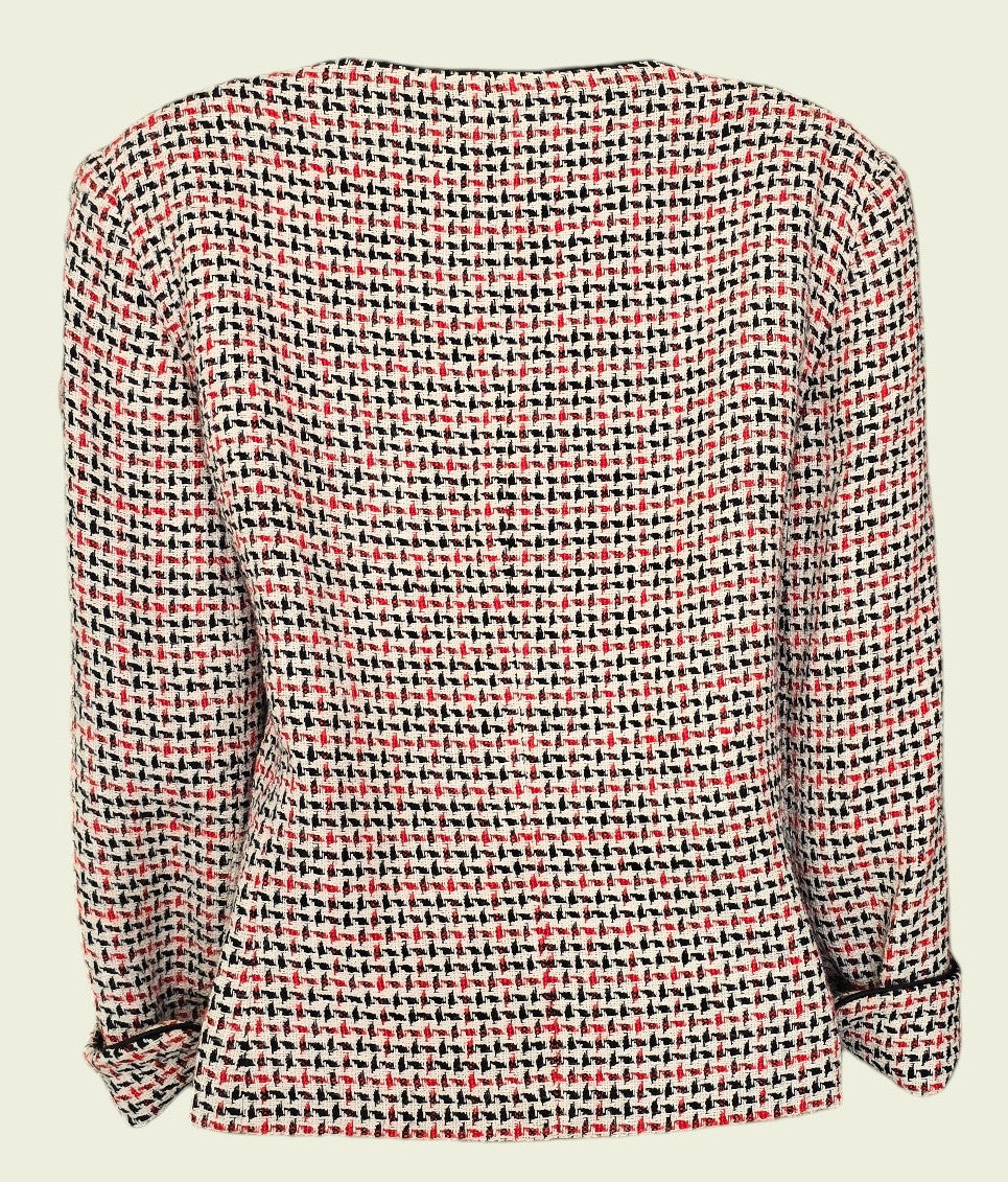 Long-sleeve jacket with a geometric pattern on a beige background