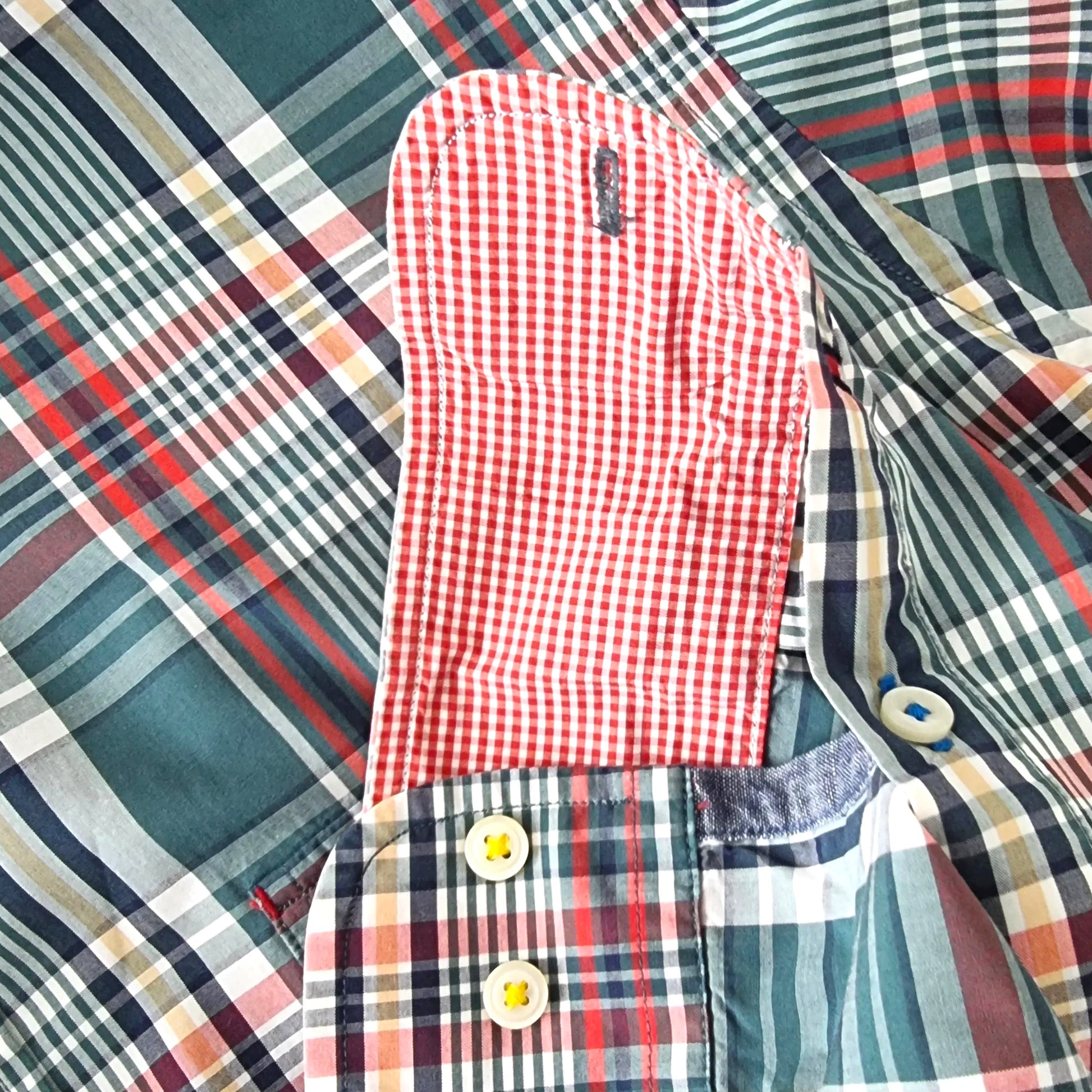 Tommy Hilfiger Men's Green & Red Check Long Sleeve Oxford Shirt Size 40 16 ½ - Timelessfashions
