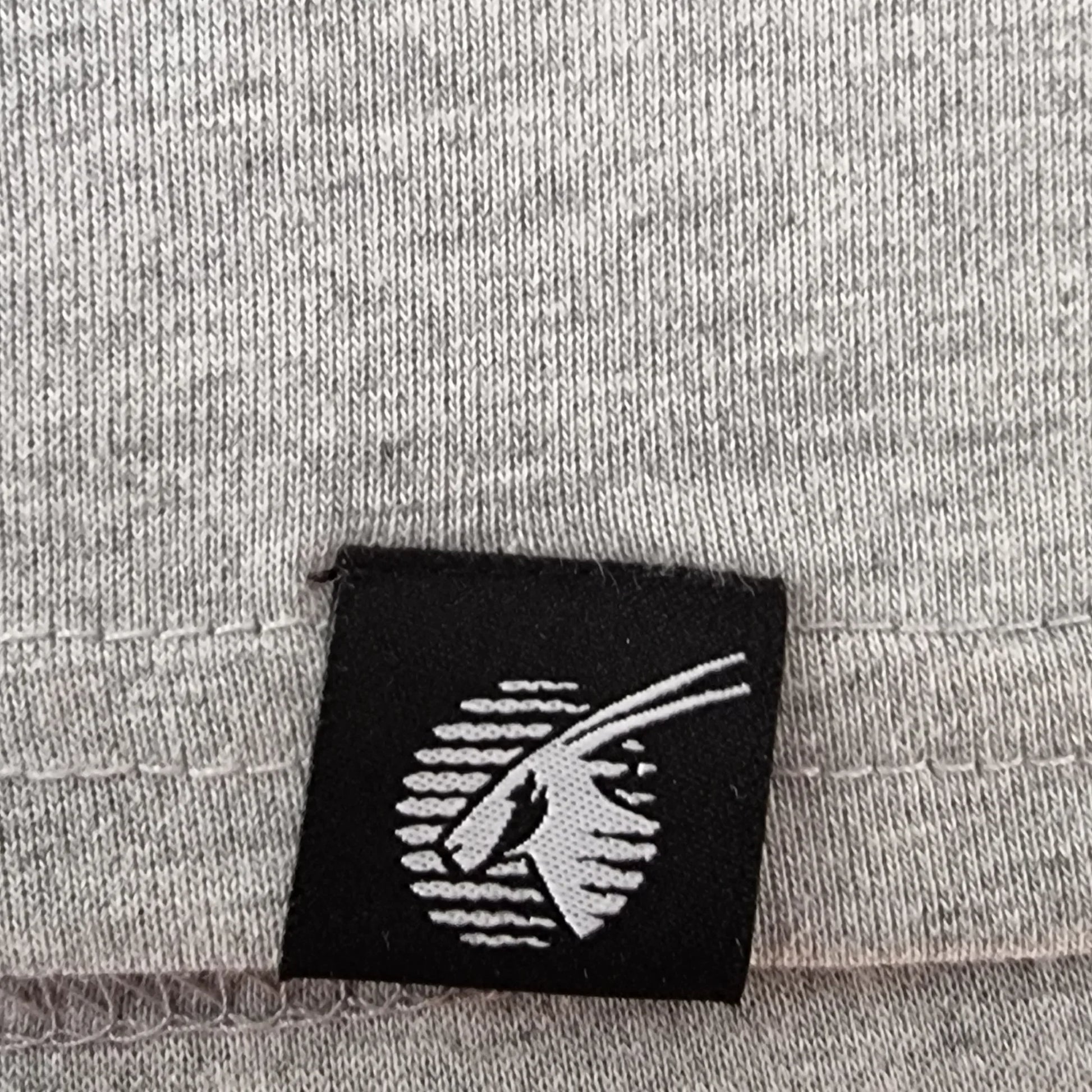 The White Company London Qatar Airways Mens Top Size M - Timelessfashions