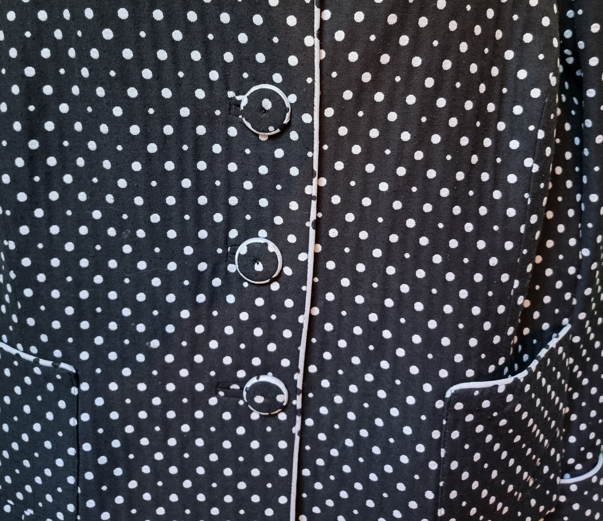 Caroline Charles Vintage Black & White Polka Dot Suit UK 16/18 US 12/14 EU 44/46 Timeless Fashions