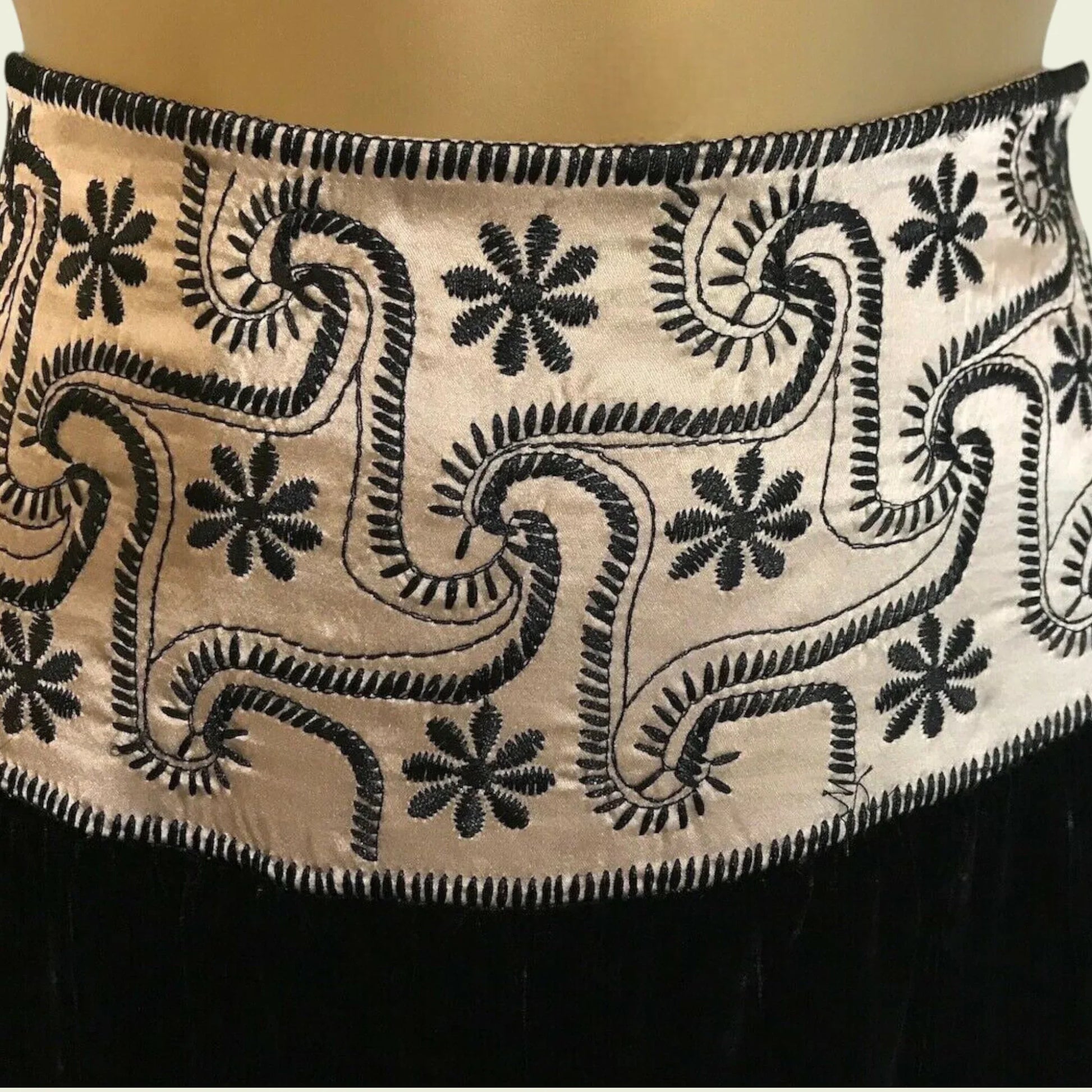 Michel Ambers Black Velvet & Champagne Silk Puffball Skirt UK 8 US 4 EU 36 - Timelessfashions