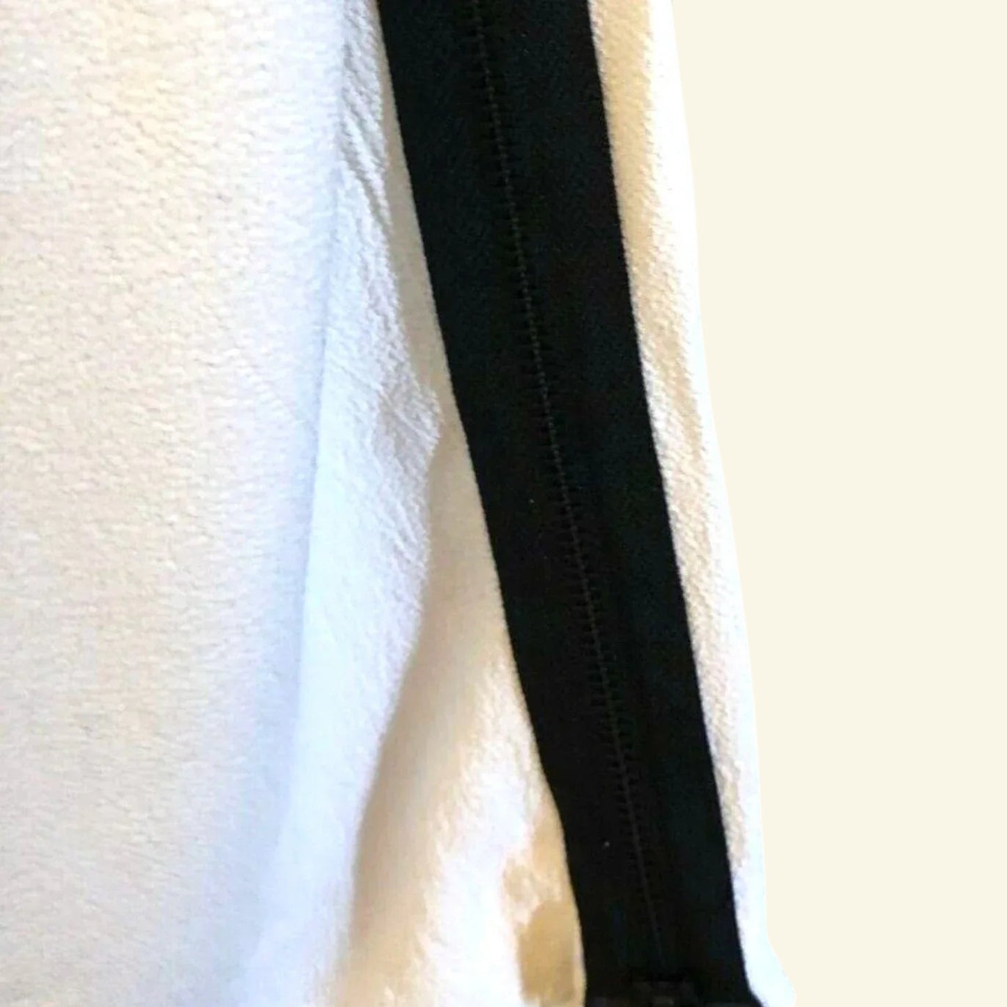 Yigal Azrouël Ivory Textured Crepe Black Zip Dress UK 8 US 4 EU 36 IT 40 - Timelessfashions