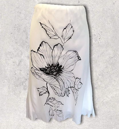 Valentino Jeans Women's White & Black Floral Chiffon Skirt UK 12 EU 40 US 8 IT 44 Timeless Fashions