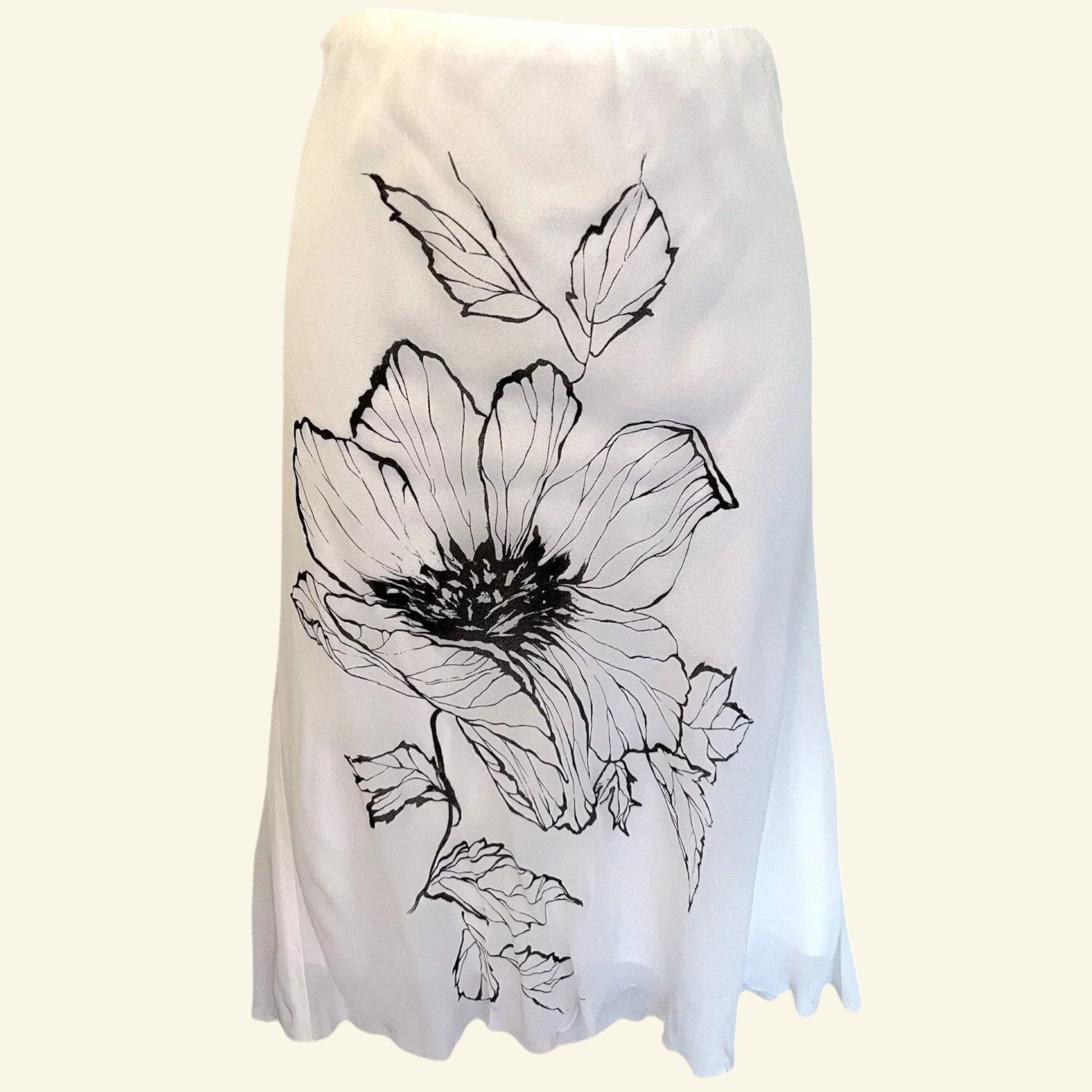 Valentino Jeans Women's White & Black Floral Chiffon Skirt UK 14 EU 42 US 10 it 46 - Timelessfashions