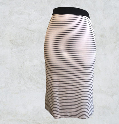 Uniqlo White Black Striped Stretch Pencil Skirt UK 10 EU 38 US 8 IT 42 Timeless Fashions