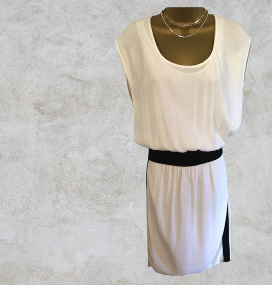 Yigal Azrouël Ivory Textured Crepe Black Zip Dress UK 8 US 4 EU 36 IT 40 Timeless Fashions