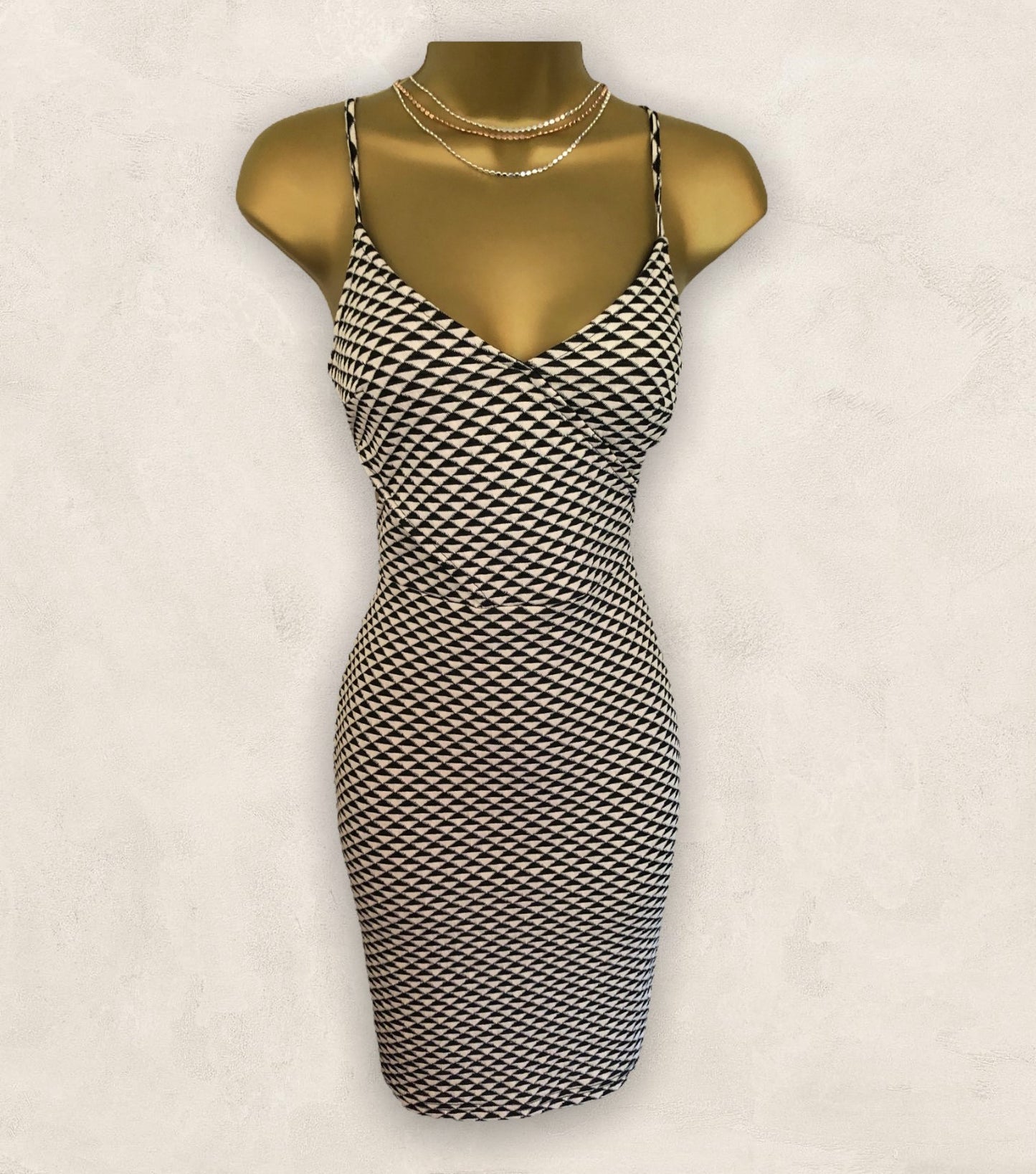 H&M Geometric Bodycon Cut-Out V-Neck Dress Size XS UK 6 US 2 EU 34 Timeless Fashions