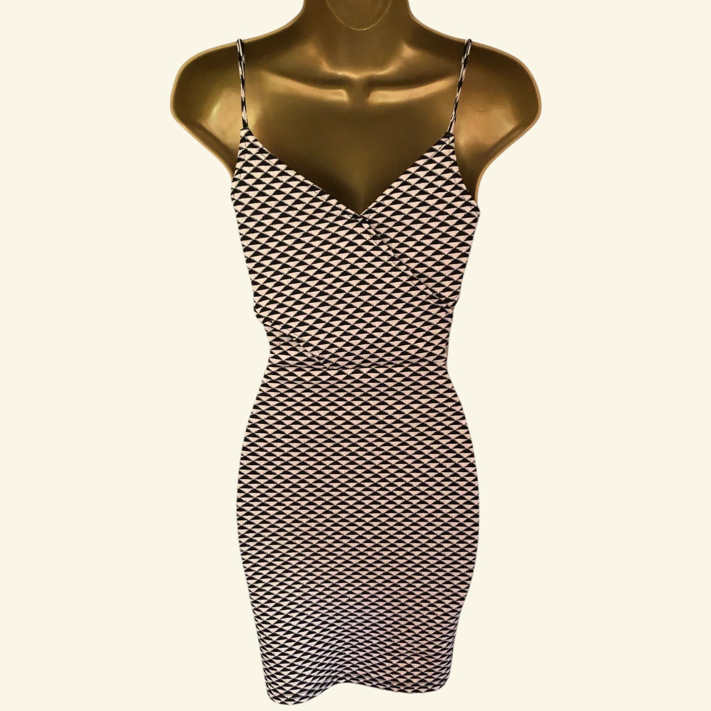 H&M Geometric Bodycon Cut-Out V-Neck Dress Size XS UK 6 US 2 EU 34 - Timelessfashions