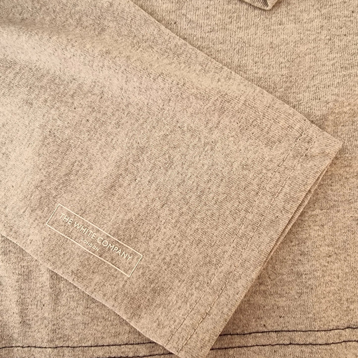 The White Company London Qatar Airways Mens Round Neck Top With Pocket Size M - Timelessfashions