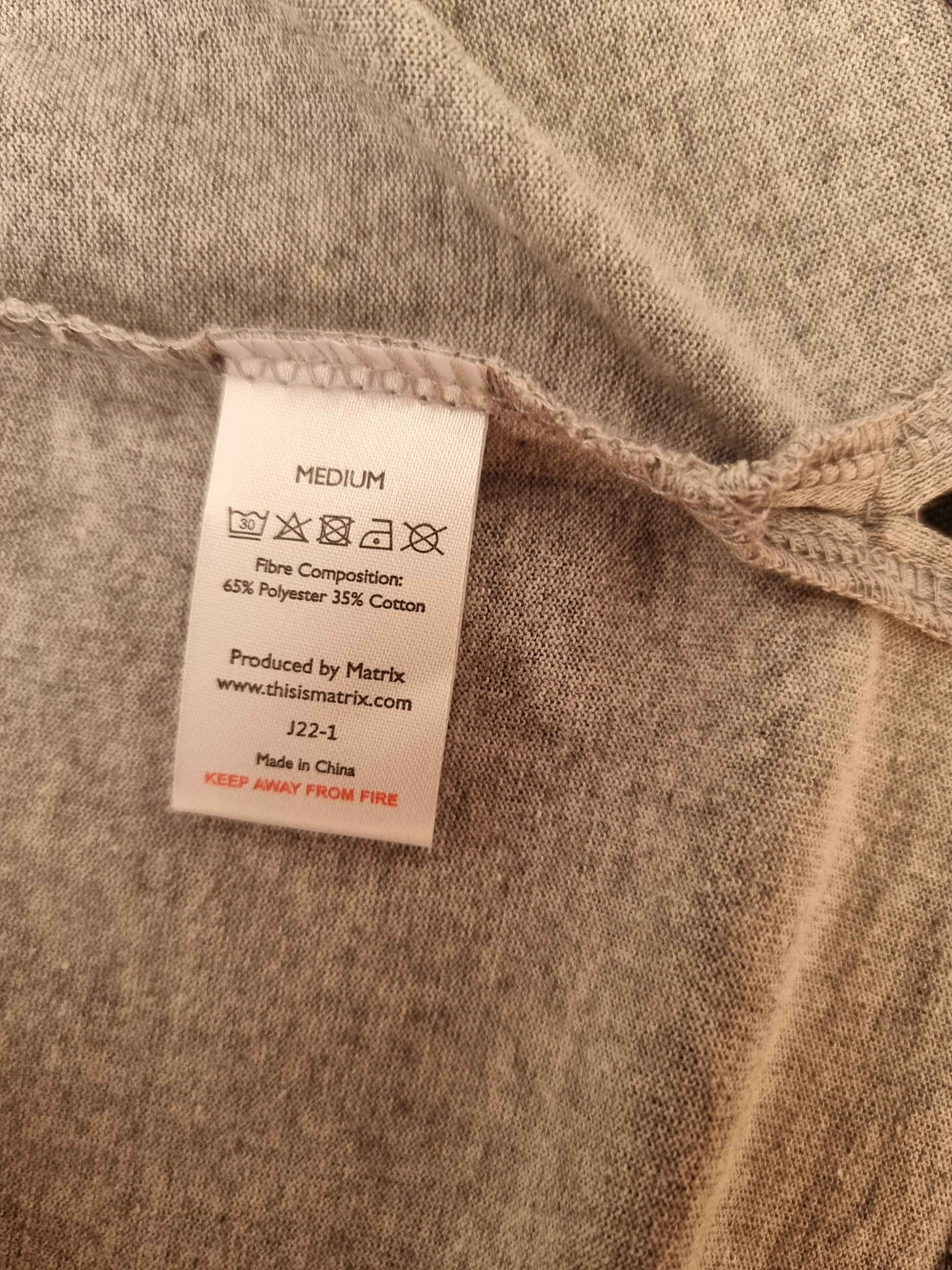 The White Company London Qatar Airways Mens Round Neck Top With Pocket Size M - Timelessfashions