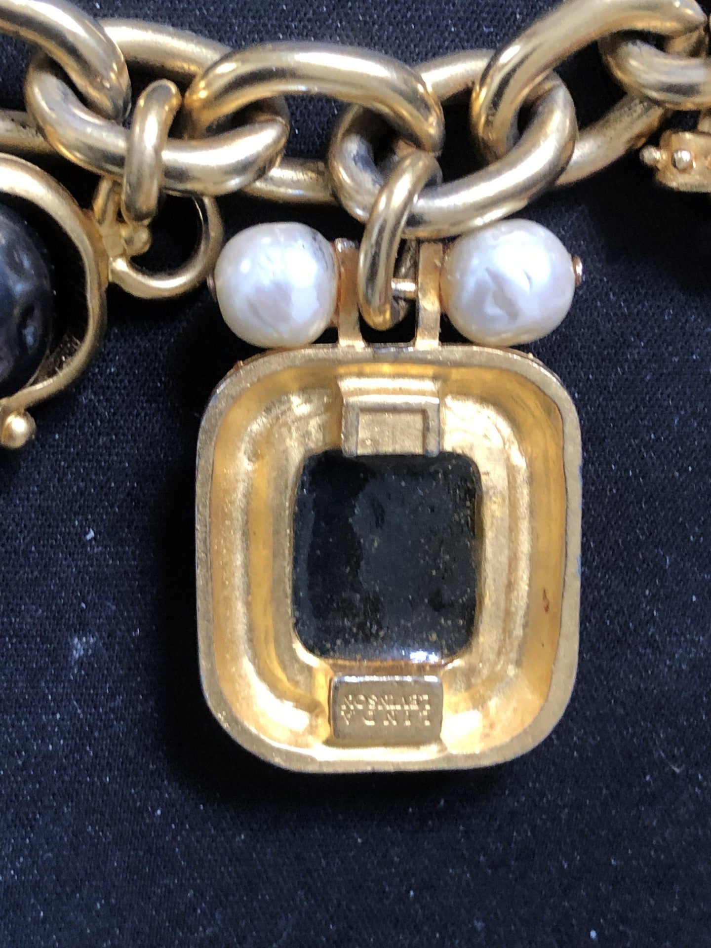 Linda Levinson Vintage Roman Coin Stone and Resin Link Chain Necklace Timeless Fashions