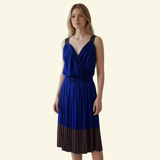 Timelessfashions blue & brown colour block pleated sundress with crossover V neckline and elasticated waist. Size UK 10.