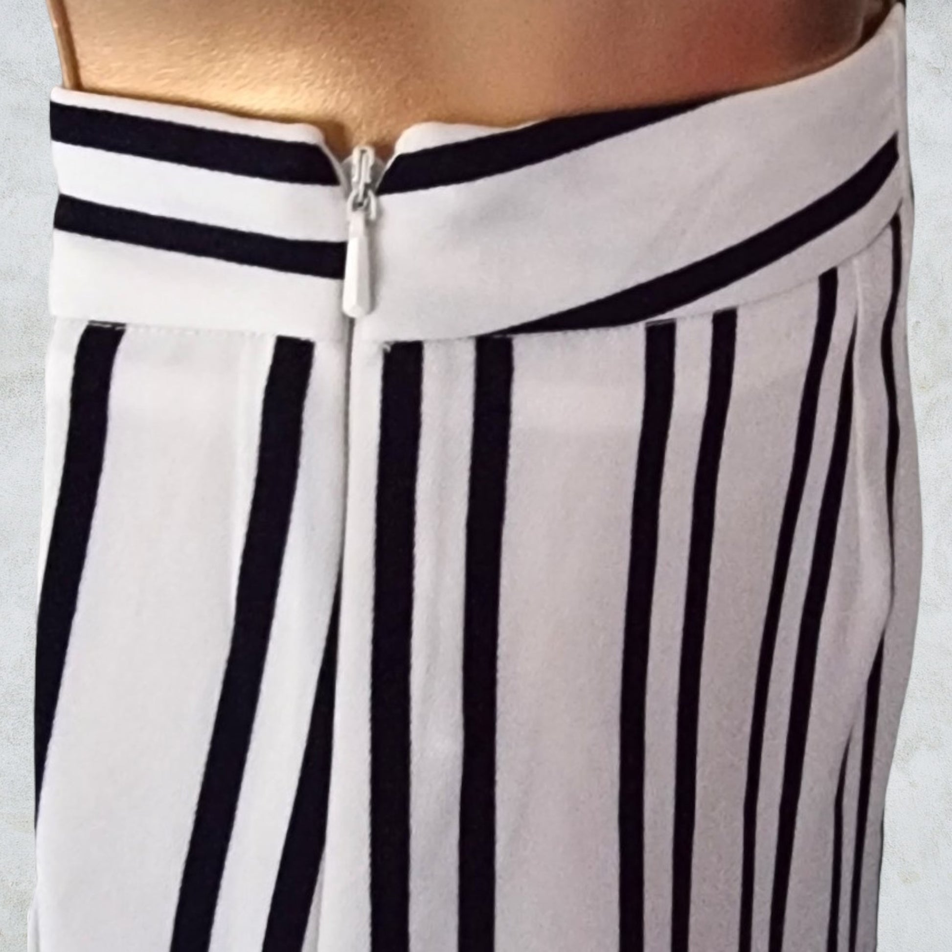 Warehouse Women's Navy & White Stripe Wide Leg Crepe Culottes UK 10 US 6 EU 38 Timeless Fashions