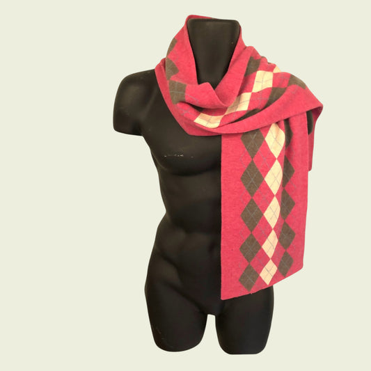 Crew Clothing Co Men's Pink Argyle Lambswool Scarf
