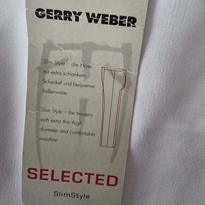 Gerry Weber label on a white garment with text and a diagram of pants.