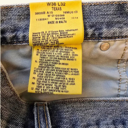 Wrangler Men's Blue Denim Jeans Straight Leg W38 L32 - Timelessfashions