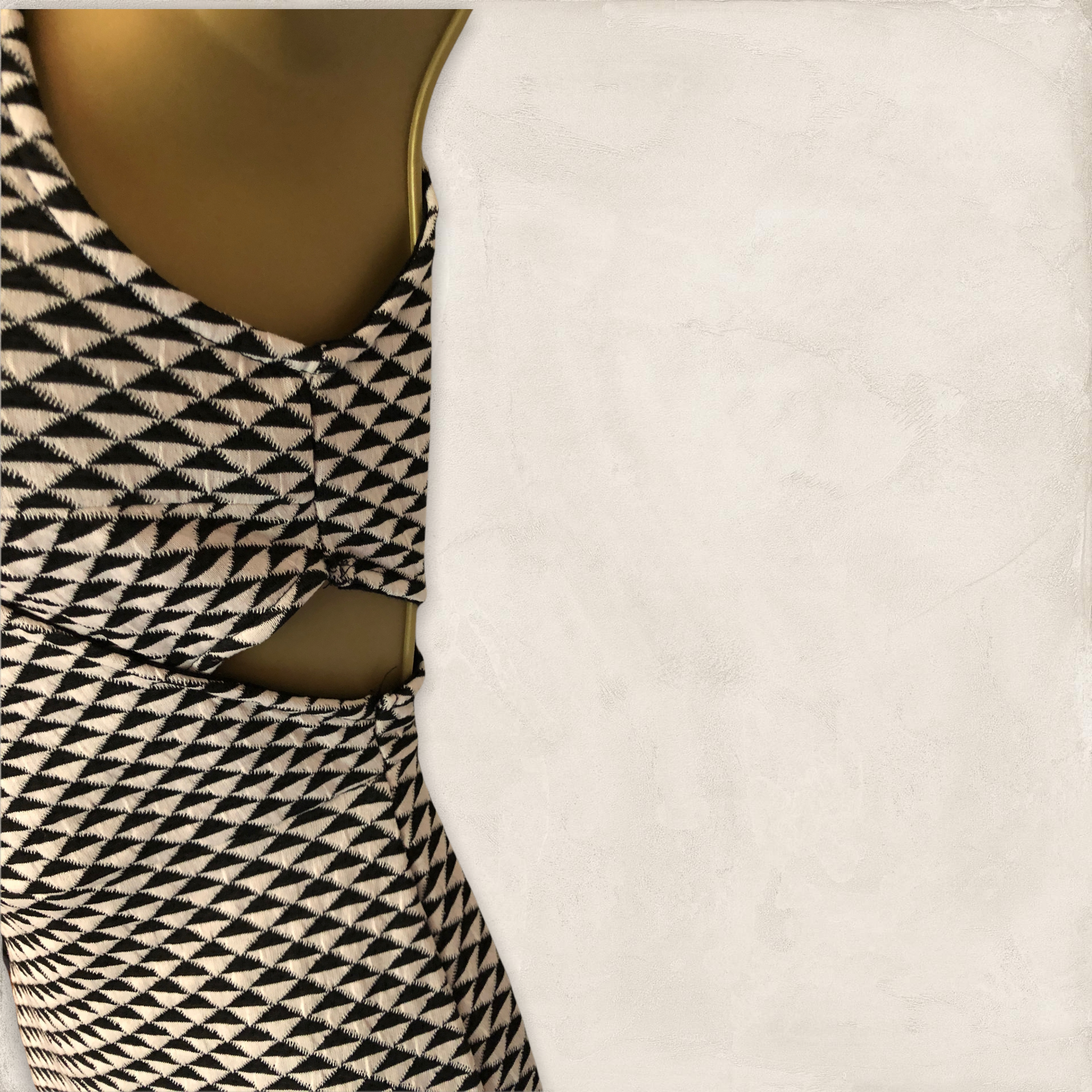 H&M Geometric Bodycon Cut-Out V-Neck Dress Size XS UK 6 US 2 EU 34 Timeless Fashions