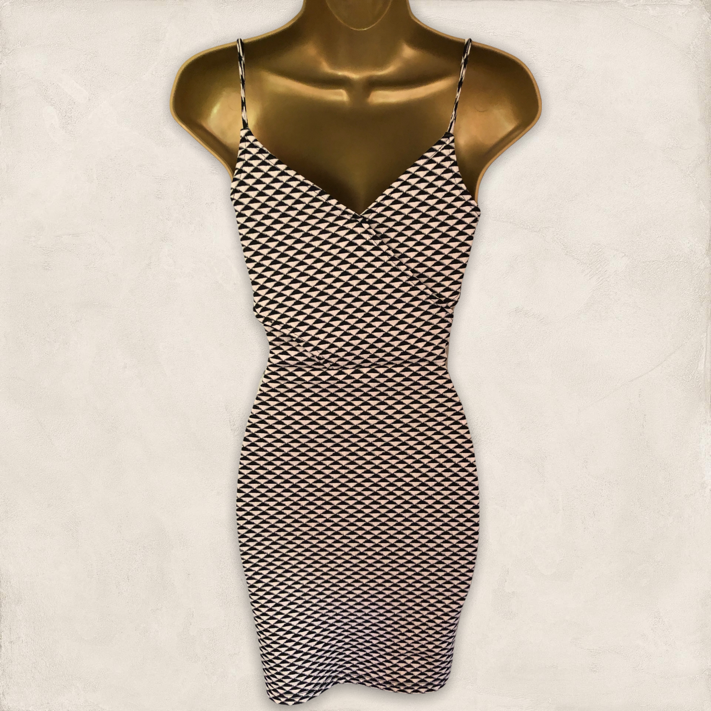 H&M Geometric Bodycon Cut-Out V-Neck Dress Size XS UK 6 US 2 EU 34 Timeless Fashions