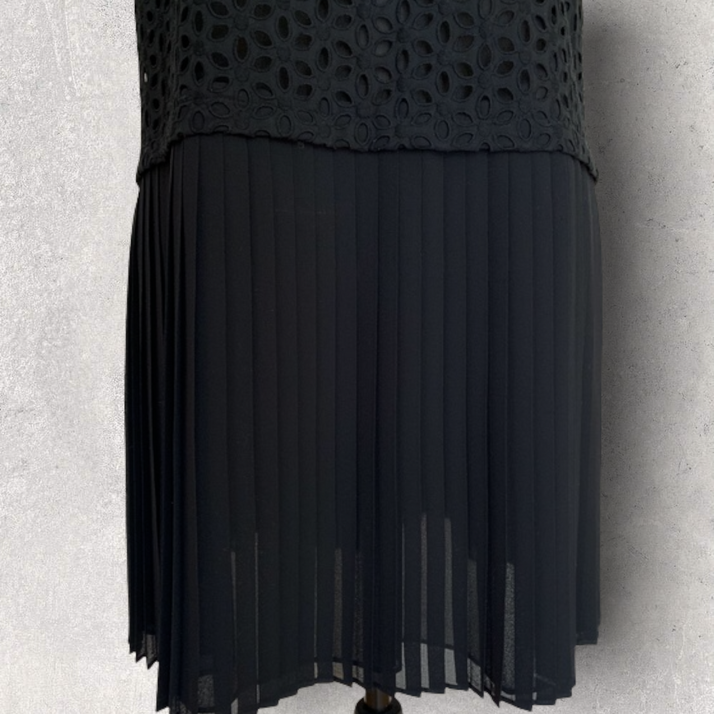 Ann Taylor LOFT Women's Black Dropped Waist Pleated Mini Dress UK 8 US 4 EU 36 Timeless Fashions
